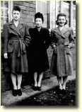 Group - Eileen Betty & Gladys Parrettt M.jpg